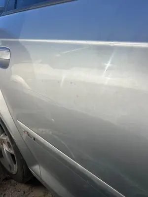 Foto de PUERTA TRASERA DERECHA AUDI A3 SPORTBACK (8PA) 2.0 16V TFSI (200 CV / 147 KW) referencia 8P4833052A foto 2