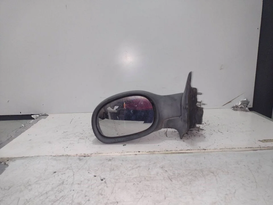 Foto de RETROVISOR IZQUIERDO RENAULT LAGUNA (B56) 2.2 Turbodiesel (113 CV / 83 KW) referencia PP818070F