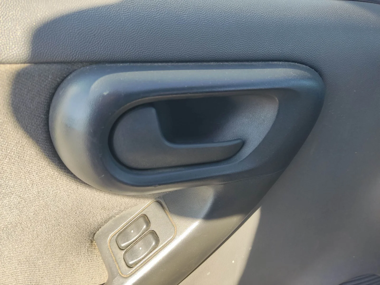 Foto de MANETA INTERIOR DELANTERA IZQUIERDA OPEL COMBO (CORSA C) 1.7 16V DI CAT (Y 17 DTL / LK8) (65 CV / 48 KW)