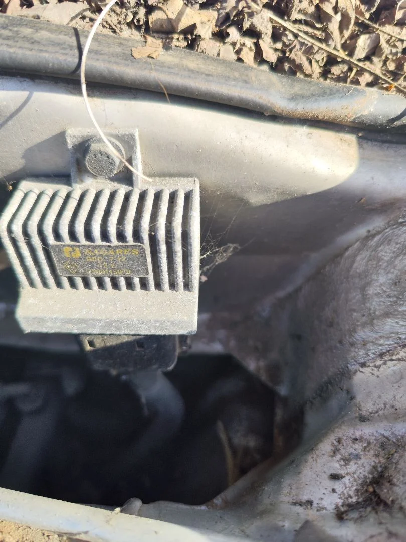 Foto de CAJA PRECALENTAMIENTO VOLVO S40 BERLINA 1.9 Diesel CAT (116 CV / 85 KW)