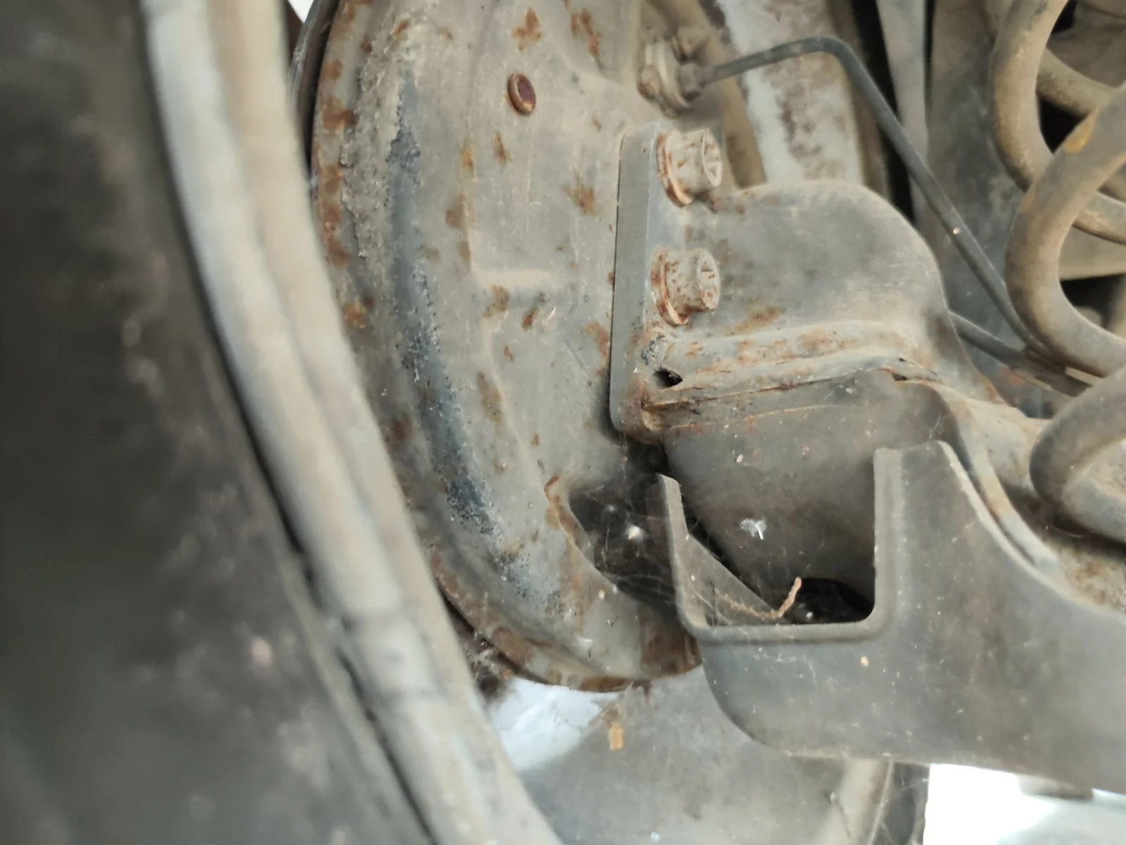 Foto de MANGUETA TRASERA IZQUIERDA PEUGEOT 207 1.4 16V CAT (KFU / ET3J4) (88 CV / 65 KW)