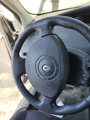 Foto de AIRBAG DELANTERO IZQUIERDO RENAULT SCENIC II (JM) 1.9 dCi Diesel (120 CV / 88 KW)