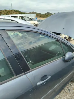 Foto de LUNA DELANTERA DERECHA PEUGEOT 407 SW 2.0 16V HDi FAP CAT (RHR / DW10BTED4) (136 CV / 100 KW)