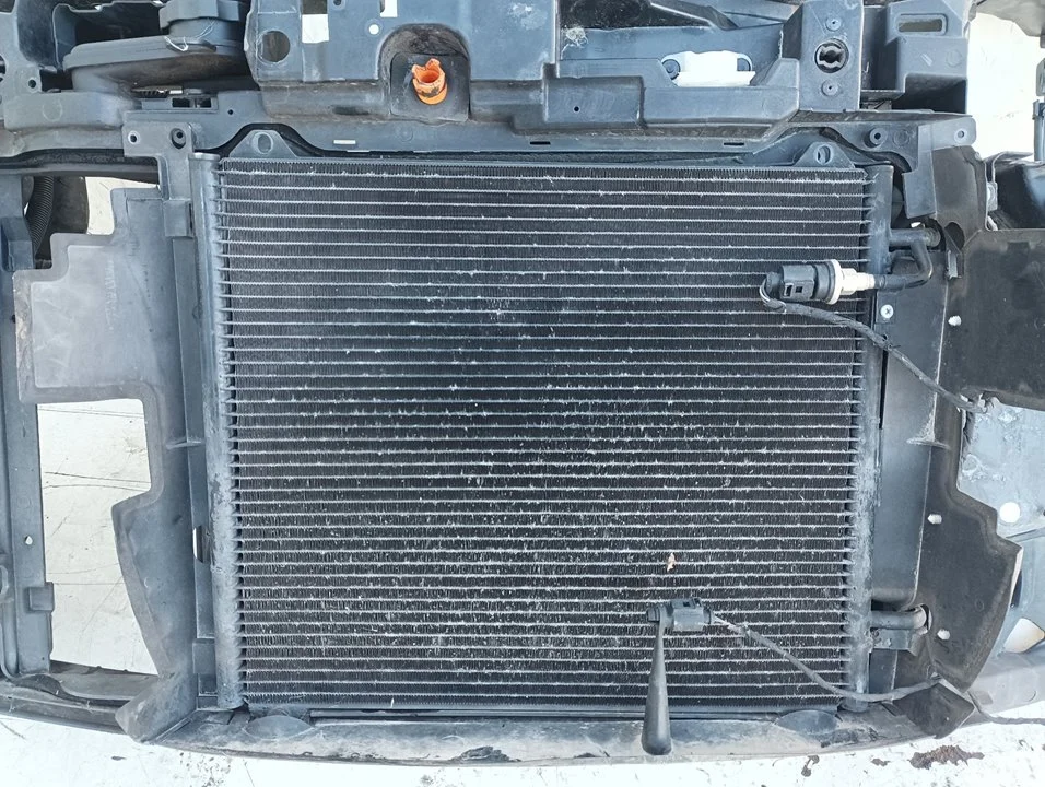 Foto de CONDENSADOR / RADIADOR AIRE ACONDICIONADO AUDI A2 (8Z) 1.4 16V (75 CV / 55 KW)