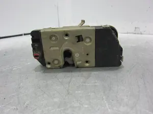 Foto de CERRADURA PUERTA TRASERA IZQUIERDA PEUGEOT 307 BREAK / SW (S1)(04.2002) 2.0 HDi FAP CAT (107 CV / 79 KW) referencia 913786