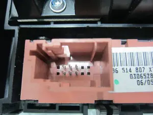 Foto de MANDO MULTIFUNCION PEUGEOT 307 (S1)(04.2001) 1.4 HDi (68 CV / 50 KW) referencia 96573322XA foto 3