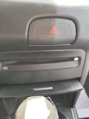 Foto de SISTEMA AUDIO / RADIO CD NISSAN PRIMERA BERLINA (P12) 1.9 16V Turbodiesel CAT (120 CV / 88 KW)