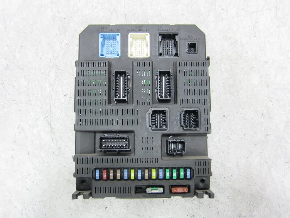 Foto de CAJA RELES / FUSIBLES CITROEN C2 1.1 (60 CV / 44 KW) referencia 9659285680
