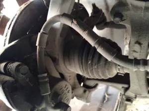 Foto de MANGUETA DELANTERA DERECHA MAZDA 6 BERLINA (GH) 2.2 Turbodiesel CAT (163 CV / 120 KW) referencia GAM6-33-031