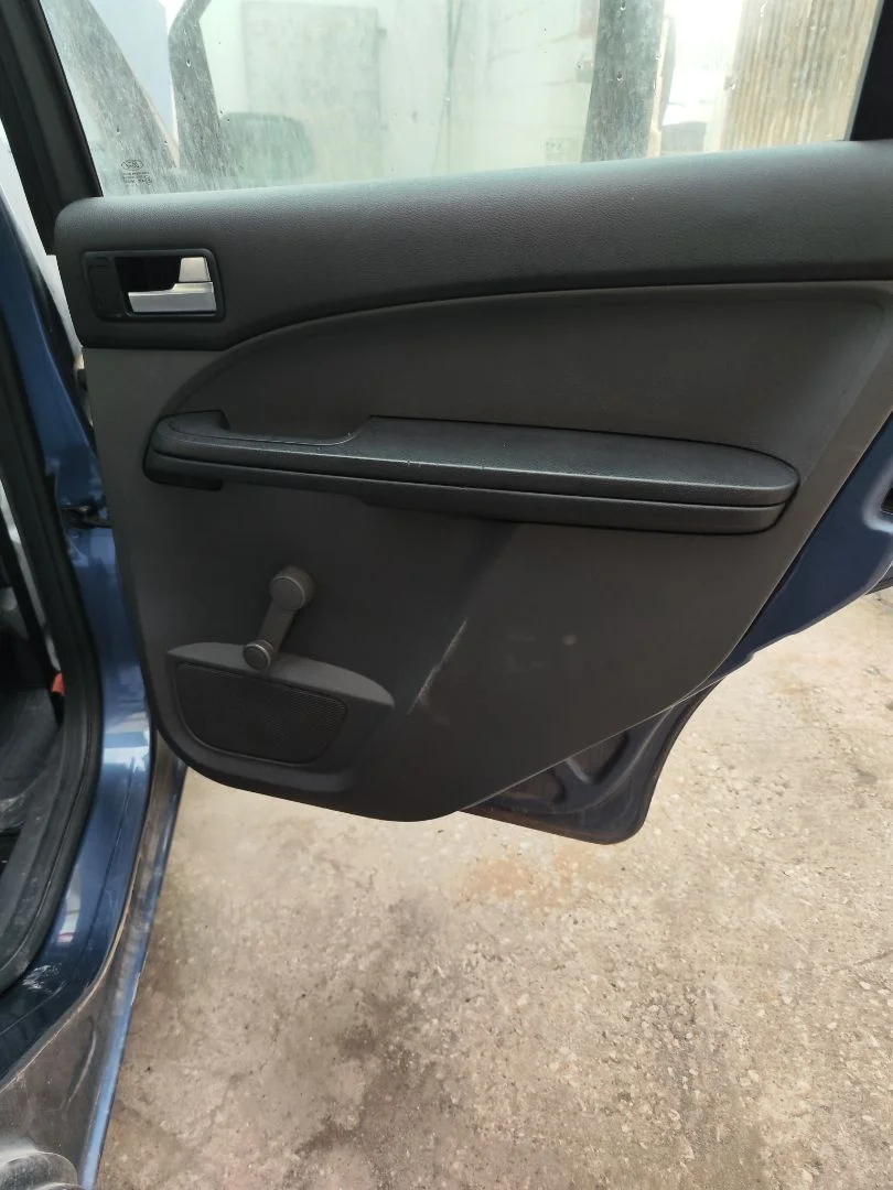 Foto de GUARNECIDO PUERTA TRASERA DERECHA FORD FOCUS C-MAX (CAP)(2003) 1.6 TDCi CAT (109 CV / 80 KW) referencia 1453981