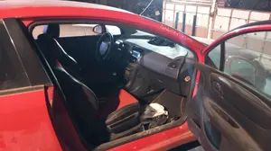 Foto de GOMAS CONTORNO PUERTA CITROEN C4 COUPE 1.6 HDi CAT (9HY / DV6TED4) (109 CV / 80 KW)