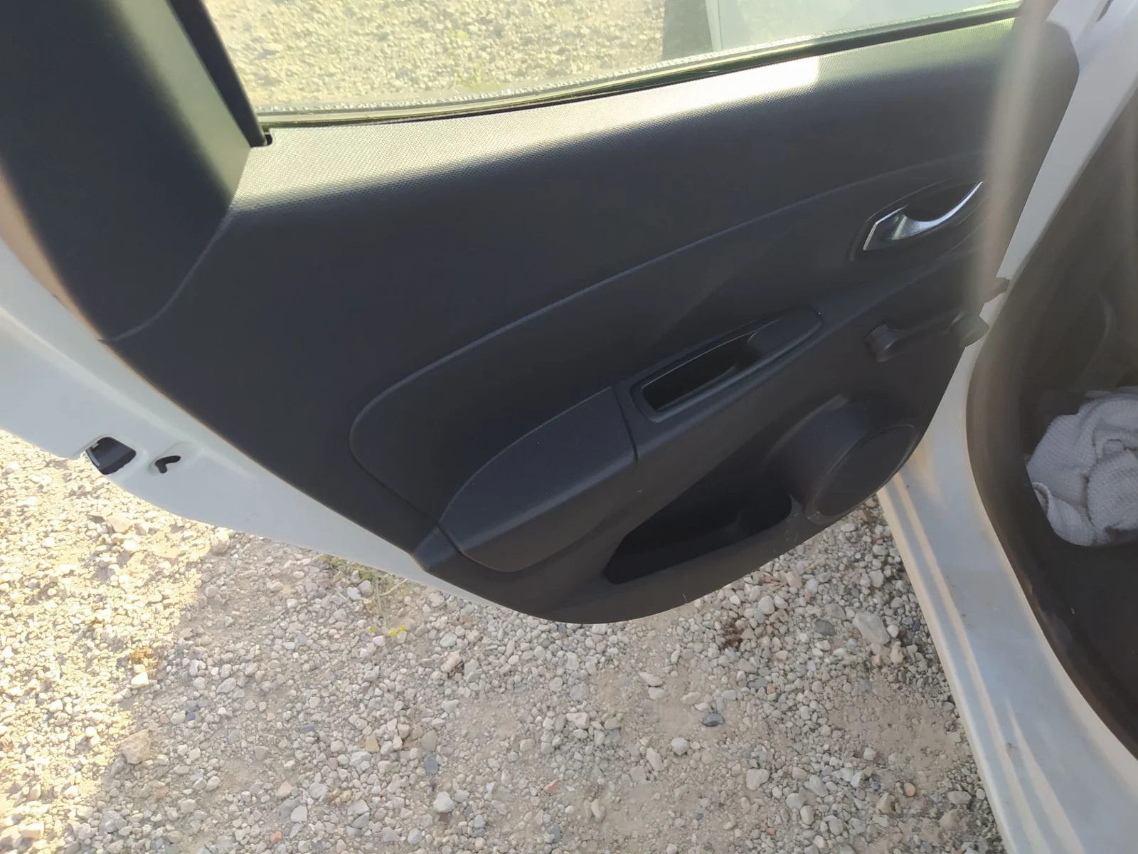 Foto de MANETA INTERIOR TRASERA IZQUIERDA RENAULT CLIO IV 1.2 16V (73 CV / 54 KW) referencia 826730001R