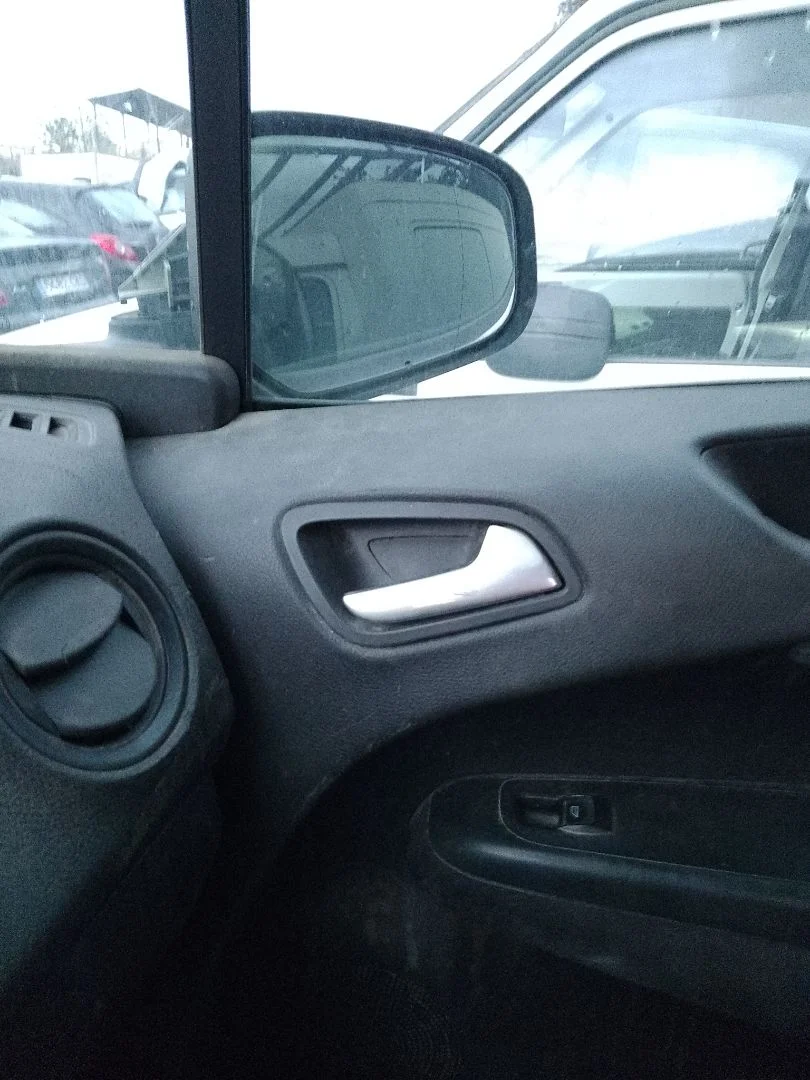 Foto de MANETA INTERIOR DELANTERA DERECHA FORD TRANSIT COURIER (C4A) 1.5 TDCi CAT (95 CV / 70 KW) referencia ET76R22600AA