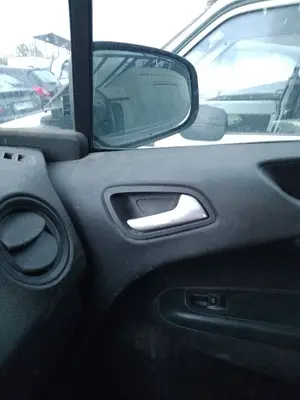 Foto de MANETA INTERIOR DELANTERA DERECHA FORD TRANSIT COURIER (C4A) 1.5 TDCi CAT (95 CV / 70 KW) referencia ET76R22600AA