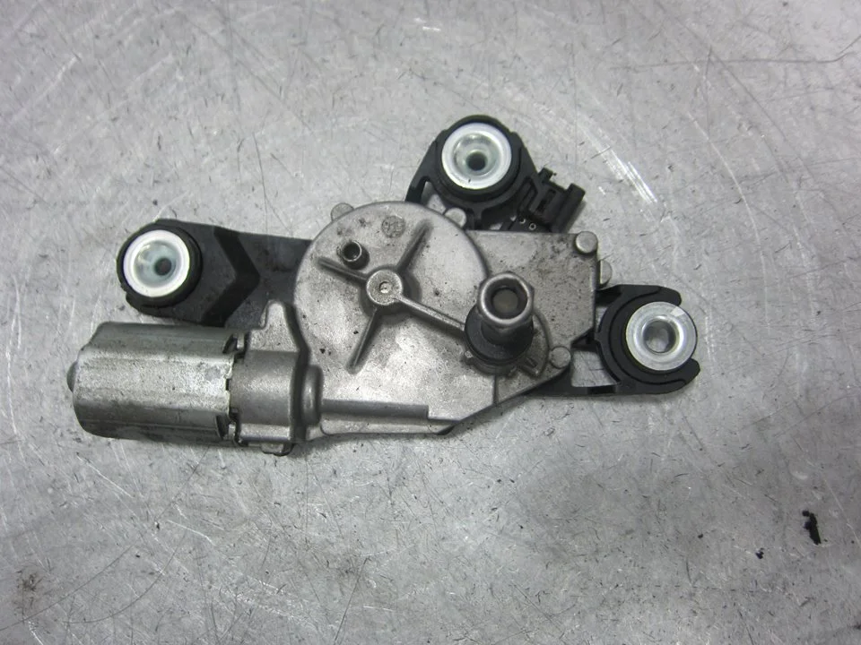 Foto de MOTOR LIMPIA TRASERO MAZDA 3 BERLINA (BK) 1.6 CD Diesel CAT (109 CV / 80 KW) referencia BP4K67450