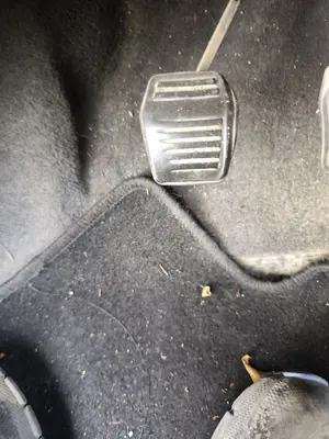 Foto de PEDAL EMBRAGUE FORD FOCUS BERLINA (CAK) 1.6 16V CAT (101 CV / 74 KW)