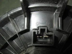 Foto de MOTOR CALEFACCION SUZUKI SWIFT BERLINA (RS/MZ) 1.3 DDiS Diesel CAT (69 CV / 51 KW) referencia 2727000311 foto 2