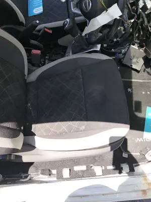 Foto de ASIENTO DELANTERO DERECHO NISSAN MICRA (K14) 1.0 12V CAT (71 CV / 52 KW)