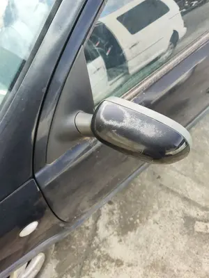Foto de RETROVISOR IZQUIERDO OPEL CORSA C 1.2 16V CAT (Z 12 XEP / LB4) (80 CV / 59 KW) foto 2