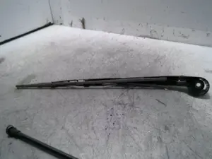 Foto de BRAZO LIMPIA TRASERO AUDI A3 (8L) 1.9 TDI (101 CV / 74 KW) referencia 8D9955407A foto 2