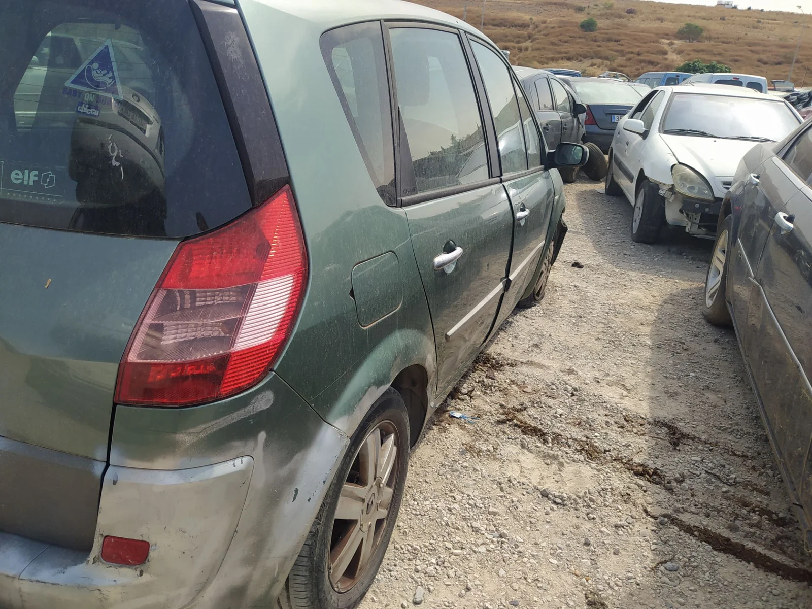 Foto de PILOTO TRASERO DERECHO RENAULT SCENIC II (JM) 1.6 16V (113 CV / 83 KW) referencia 8200127702