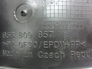 Foto de TAPA EXTERIOR COMBUSTIBLE PORSCHE MACAN (95BA) referencia 95B809857F foto 6