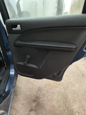 Foto de GUARNECIDO PUERTA TRASERA DERECHA FORD FOCUS C-MAX (CAP)(2003) 1.8 TDCi Turbodiesel CAT (116 CV / 85 KW) referencia 1453981