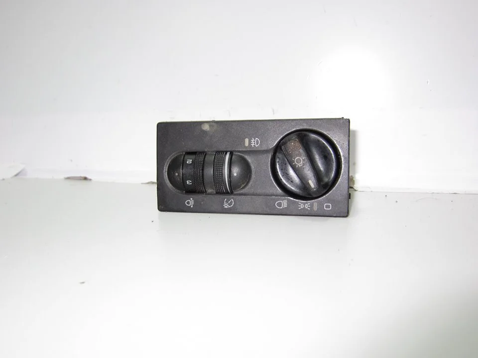 Foto de MANDO LUCES VOLKSWAGEN GOLF III (1H1)(11.1991) 1.9 TDI (90 CV / 66 KW) referencia 11H6941531N