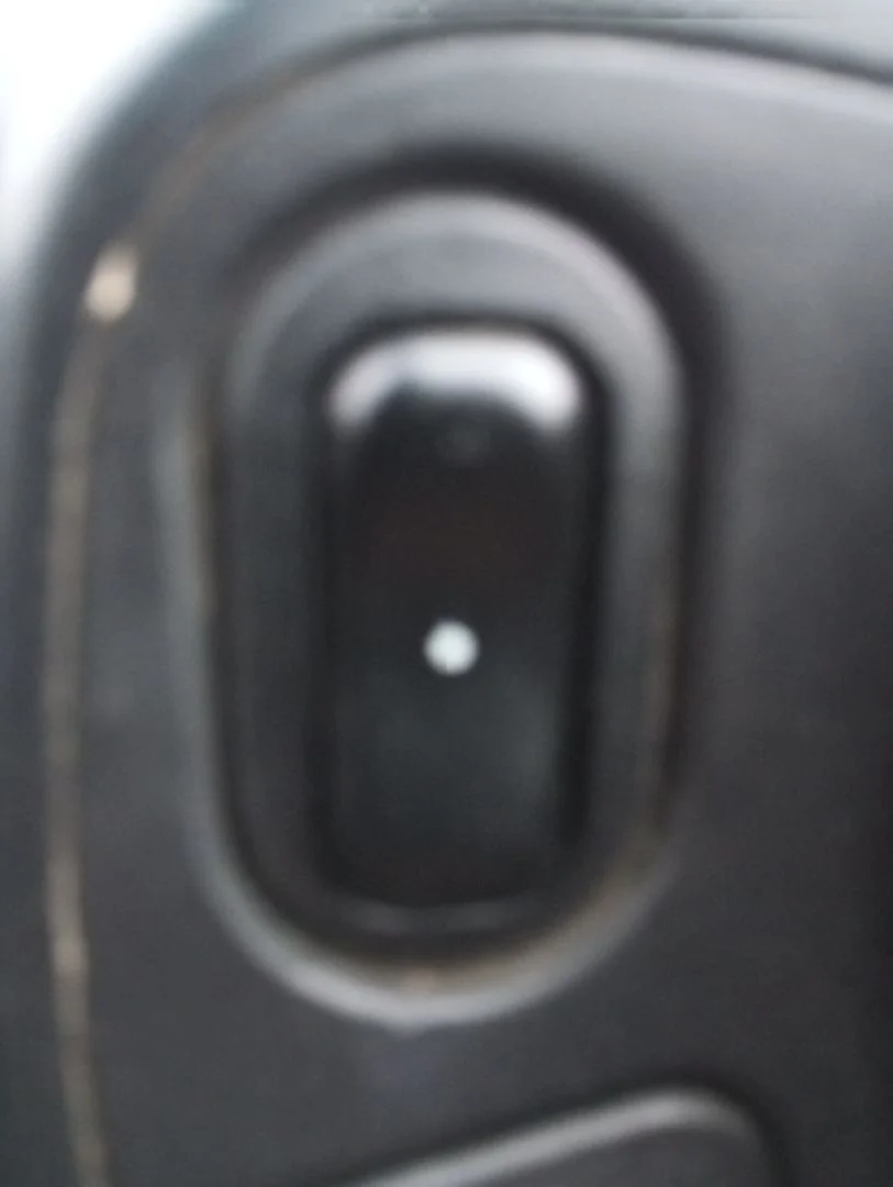 Foto de MANDO ELEVALUNAS TRASERO DERECHO OPEL ZAFIRA A 2.0 DTI (101 CV / 74 KW)