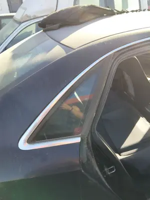 Foto de LUNA CUSTODIA TRASERA DERECHA AUDI A4 BERLINA (8E) 1.9 TDI (131 CV / 96 KW)