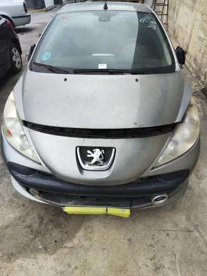 Foto de CAPO PEUGEOT 207 CC CABRIO-COUPÉ 1.6 16V (120 CV / 88 KW) foto 2