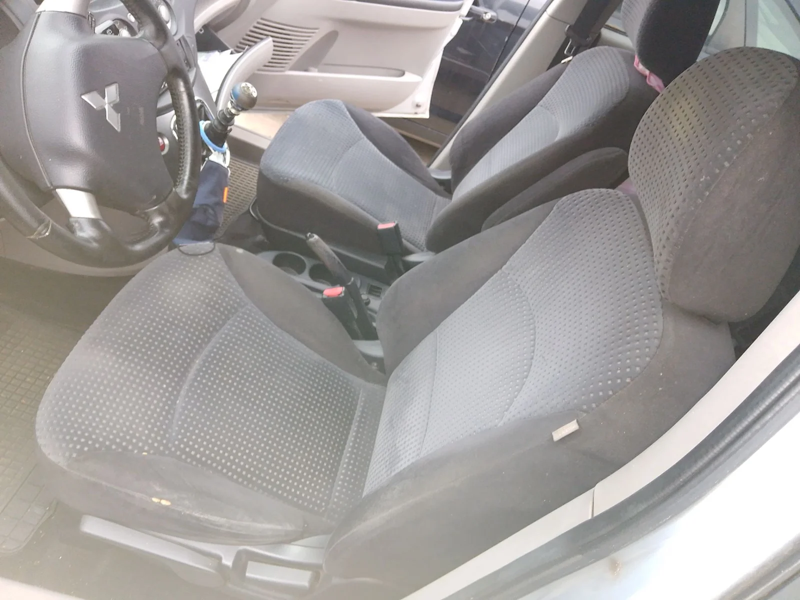 Foto de ASIENTO DELANTERO IZQUIERDO MITSUBISHI GRANDIS (NA0W) 2.0 DI-D CAT (136 CV / 100 KW) referencia 6900A705HA