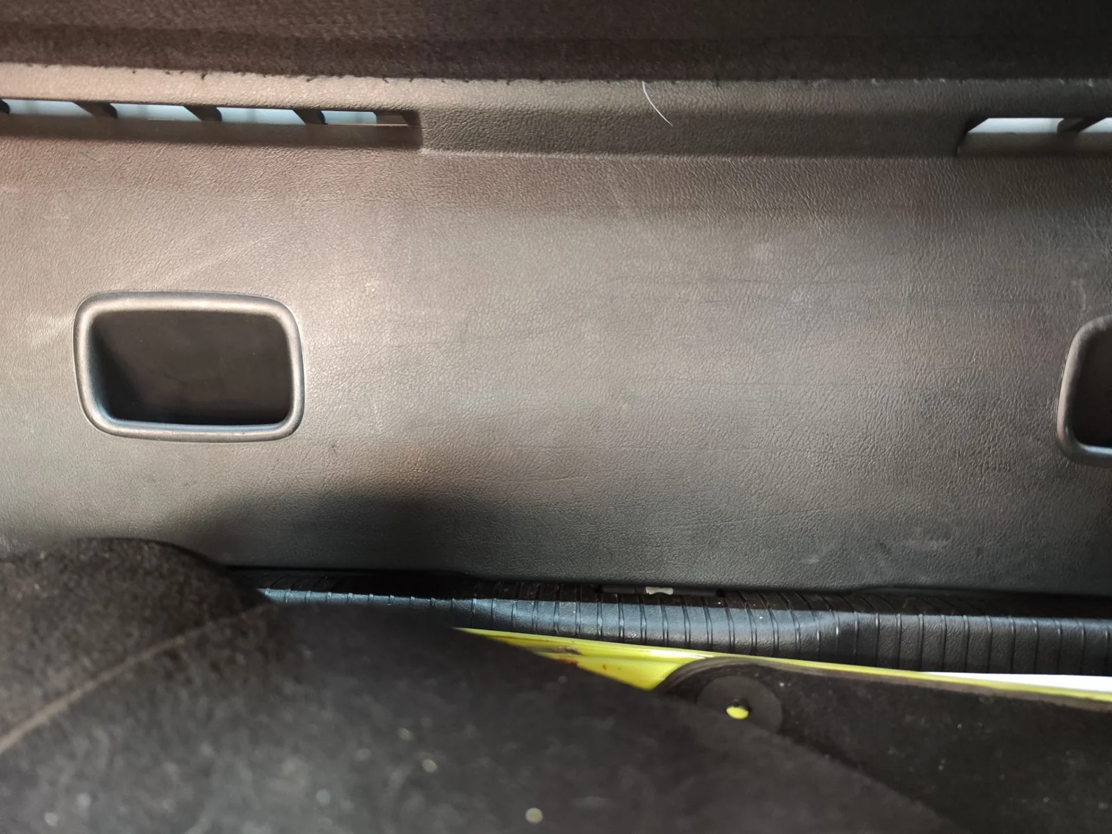 Foto de GUARNECIDO PORTON TRASERO VOLKSWAGEN GOLF IV BERLINA (1J1)(10.1997) 2.0 (116 CV / 85 KW)
