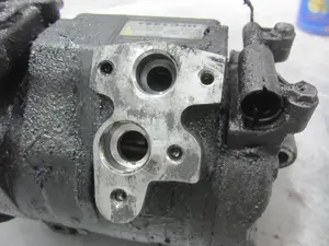 Foto de COMPRESOR AIRE ACONDICIONADO JEEP GRAND CHEROKEE (WJ/WG) 2.7 CRD CAT (163 CV / 120 KW) referencia 10S17C foto 4