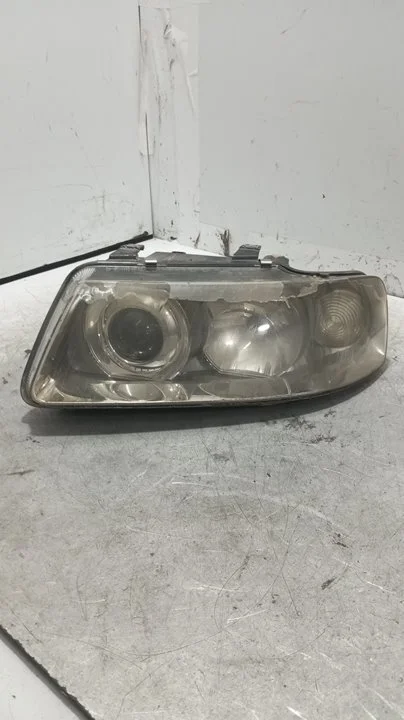 Foto de FARO IZQUIERDO AUDI A3 (8L) 1.8 20V (125 CV / 92 KW) referencia 8L0941003AF