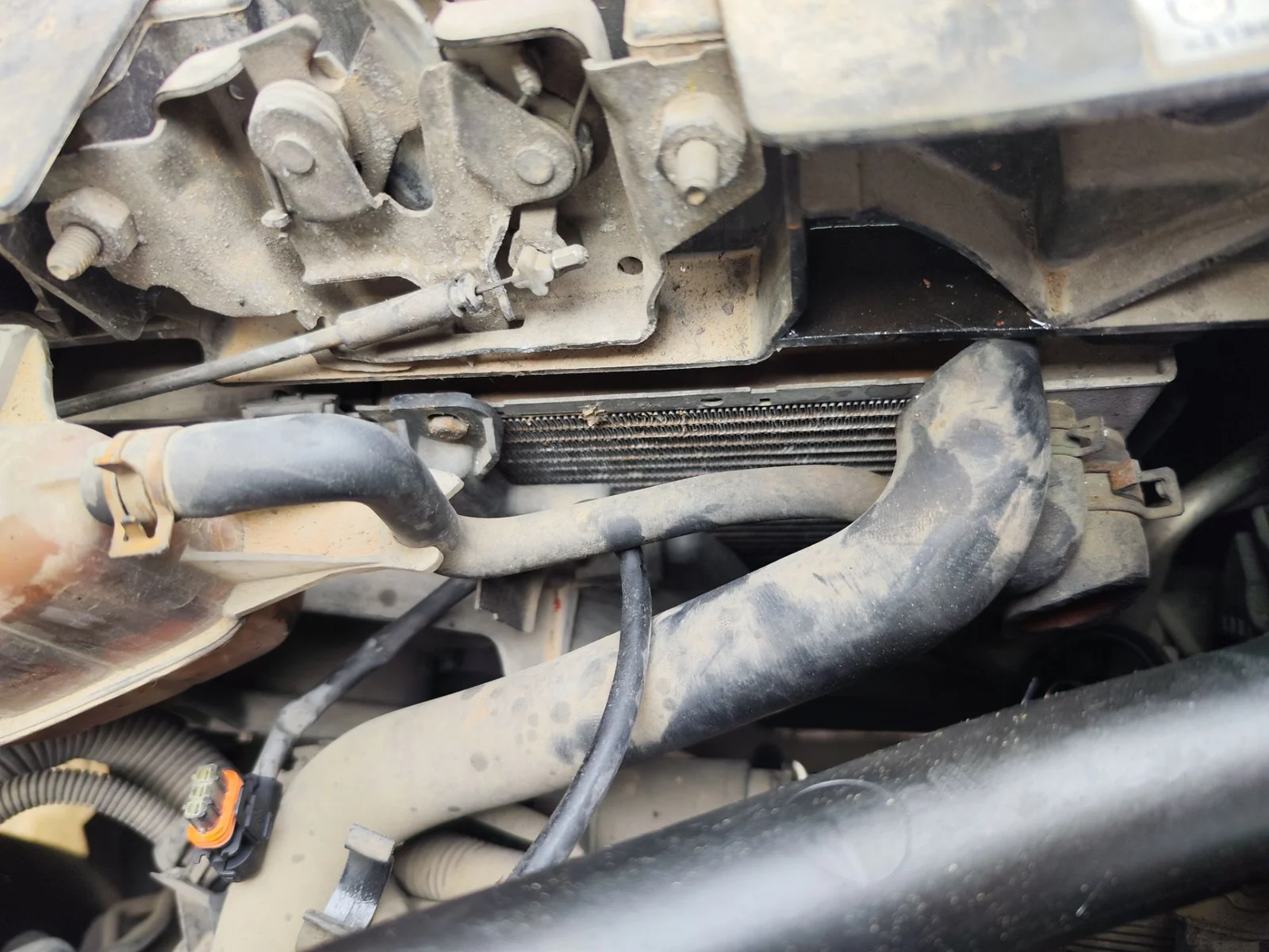 Foto de CONDENSADOR / RADIADOR AIRE ACONDICIONADO RENAULT CLIO III 1.5 dCi Diesel CAT (86 CV / 63 KW)