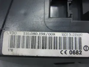 Foto de CUADRO INSTRUMENTOS VOLKSWAGEN PASSAT BERLINA (3B3) 1.9 TDI (131 CV / 96 KW) referencia 110080198 foto 2