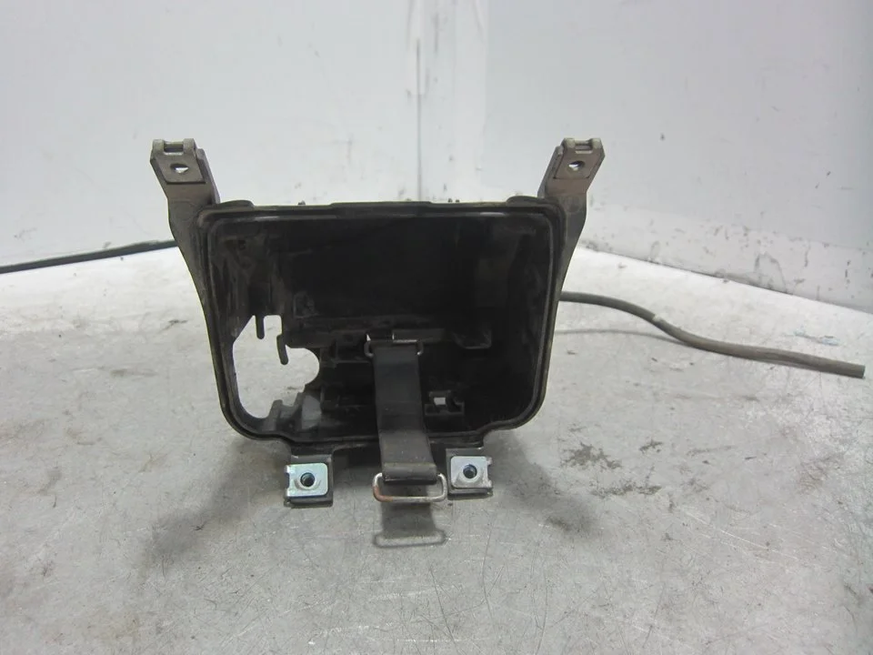 Foto de SOPORTE BATERIA HONDA PCX 125 125 cm3 - 8.6 kW (0 CV / 0 KW) referencia 81320-KWN-9010