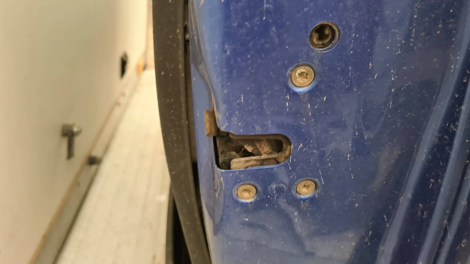 Foto de CERRADURA PUERTA DELANTERA DERECHA CITROEN C2 1.4 HDi (68 CV / 50 KW)