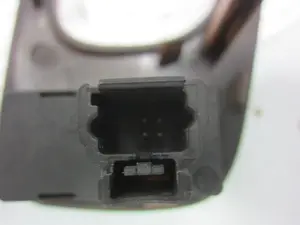 Foto de MANDO ELEVALUNAS TRASERO IZQUIERDO PEUGEOT 307 (S1)(04.2001) 1.6 16V CAT (109 CV / 80 KW) referencia 96360166XT foto 4