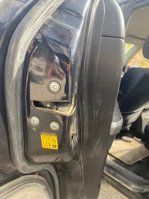 Foto de CERRADURA PUERTA TRASERA IZQUIERDA SUZUKI GRAND VITARA (JB/JT) 2.0 16V CAT (140 CV / 103 KW) referencia 82310-65J17-000