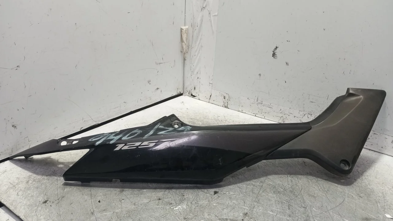 Foto de NO IDENTIFICADO HONDA CBR 125R 125 cm3 - 10 kW G-CAT (14 CV / 10 KW) referencia 83540-KPPA-9010