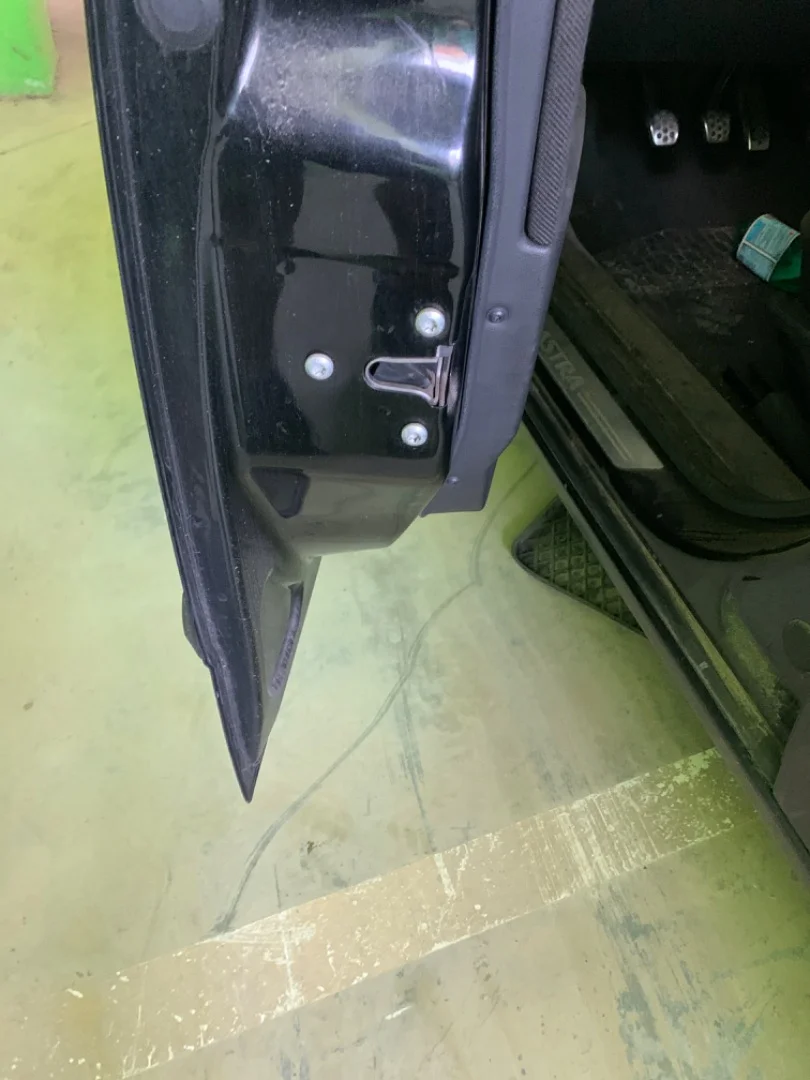 Foto de CERRADURA PUERTA DELANTERA IZQUIERDA OPEL ASTRA H CARAVAN 1.9 16V CDTI CAT (Z 19 DTH / LRD) (150 CV / 110 KW)