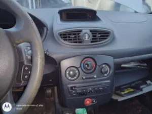 Foto de MANDO CALEFACCION / AIRE ACONDICIONADO RENAULT CLIO III 1.2 16V (75 CV / 55 KW)
