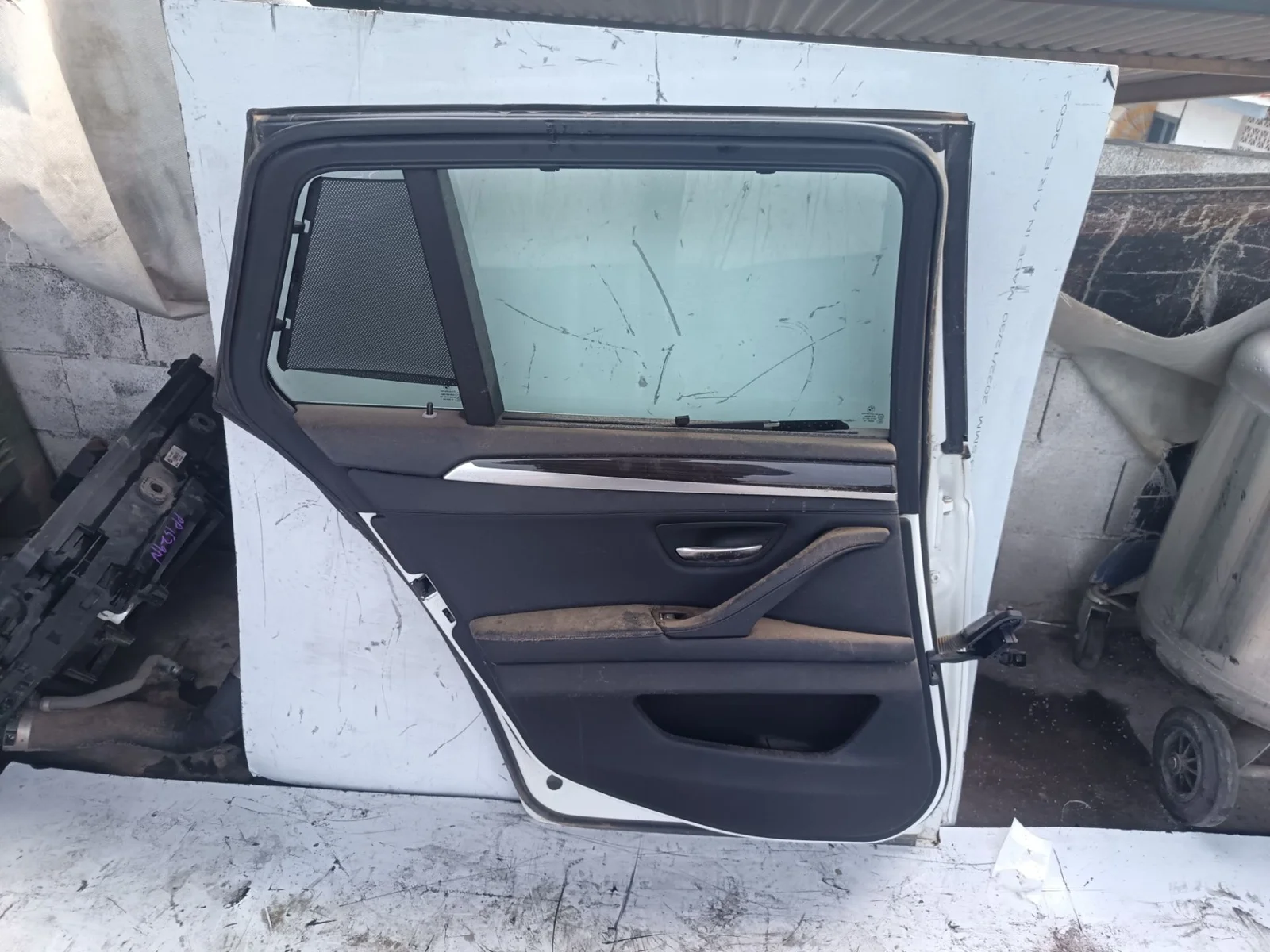 Foto de GUARNECIDO PUERTA TRASERA IZQUIERDA BMW SERIE 5 TOURING (F11) 2.0 Turbodiesel (184 CV / 135 KW)