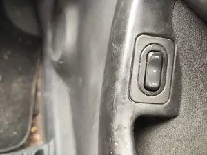 Foto de MANDO ELEVALUNAS DELANTERO DERECHO OPEL CORSA C 1.2 16V CAT (Z 12 XEP / LB4) (80 CV / 59 KW)