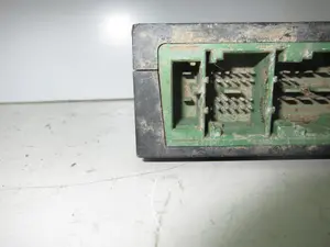 Foto de CAJA RELES / FUSIBLES BMW SERIE 6 COUPE (E63) 4.4 V8 32V CAT (333 CV / 245 KW) referencia 1394370 foto 10
