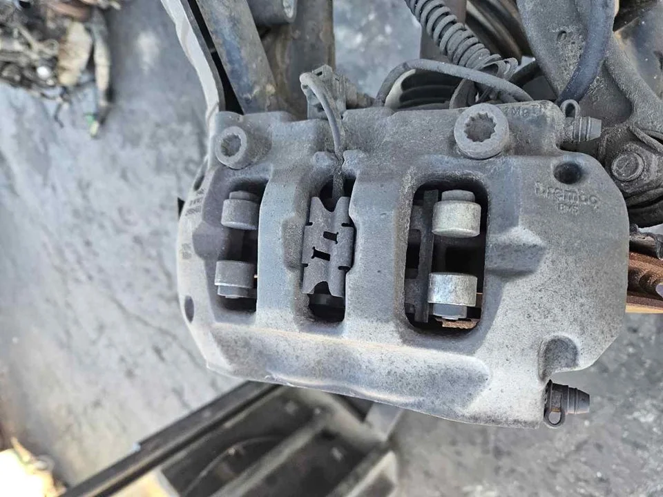 Foto de PINZA DE FRENO TRASERA IZQUIERDA PORSCHE CAYENNE (TIPO 92A) referencia 7P0615423