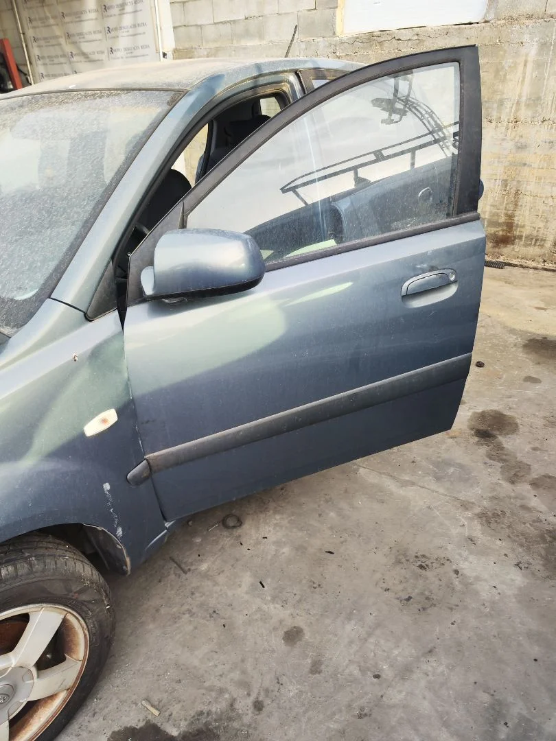 Foto de PUERTA DELANTERA IZQUIERDA KIA RIO (JB) 1.5 CRDi (110 CV / 81 KW) referencia 760031G010