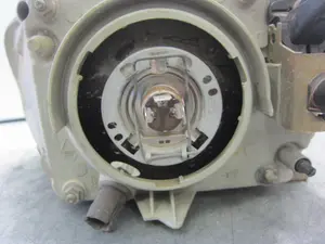 Foto de FARO DERECHO RENAULT RAPID /EXPRESS (F40) 1.9 Diesel (64 CV / 47 KW) referencia 7701035231 foto 6